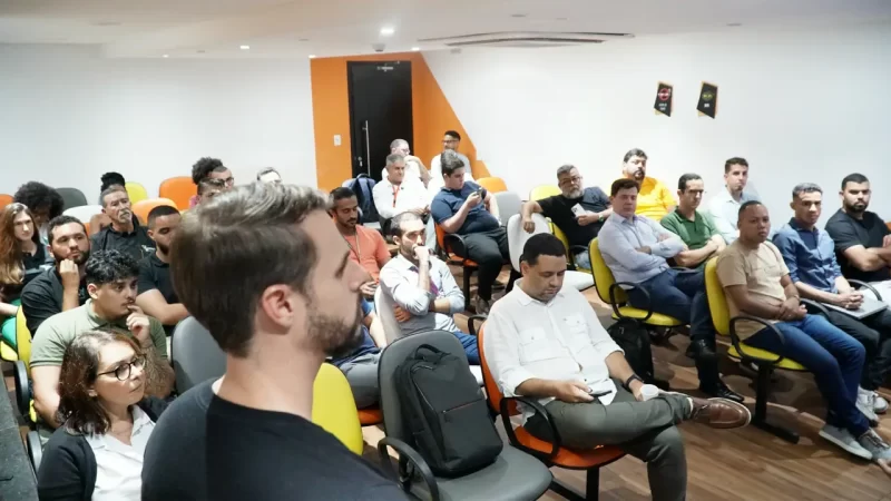 Sala com empreendedores e representantes de startups durante a primeira reunião do programa JoInT+.